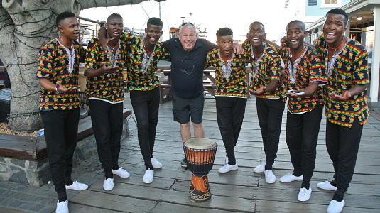 groupe de danseur et chanteur MAJOR VOICES . Sur le Victoria and Alfred Waterfront à Cape Town en Afrique du Sud