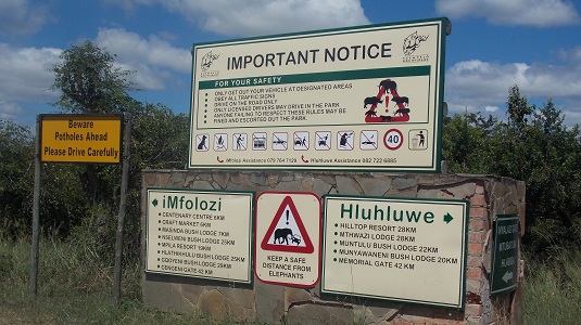 Park imfolosi-Afrique du sud.  du sud-4x4.jpg