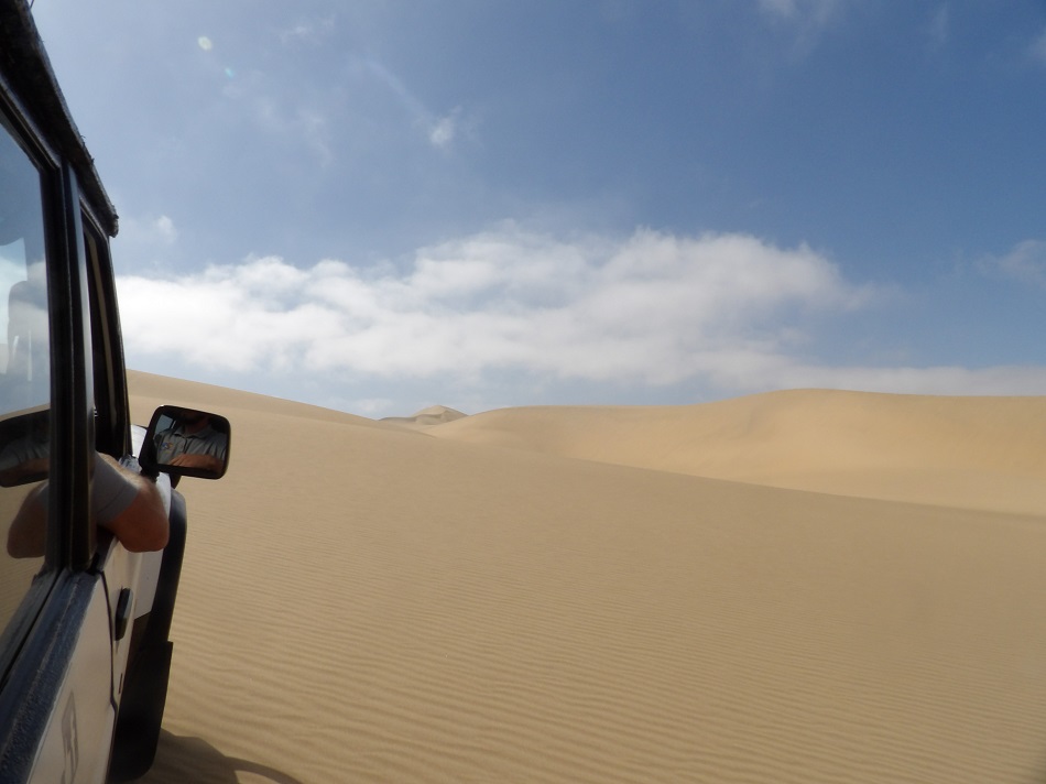 photo msiafricaroadtrip.com dans les dunes de Sandwich Harbour Namibie